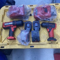Snap On Battery impact 3/8 And 1/2 Inch 2 Batteries And 1 Charger 