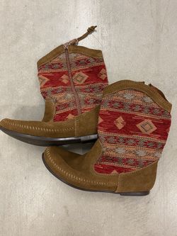 Minnetonka Boho Western Tapestry Boots 9