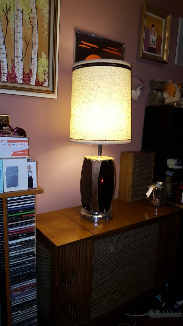 Vintage Lawrin Table Lamp