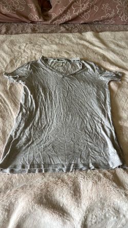 T shirt size small