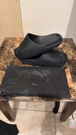 Yeezy onyx