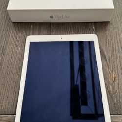 Apple iPad Air 2 64GB (model A1566) 