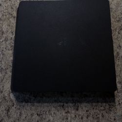 PS4 Slim 