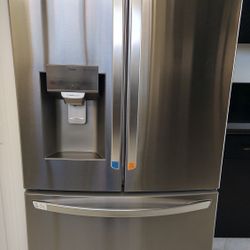 Refrigerator LG Like New,  Smart Fridge 