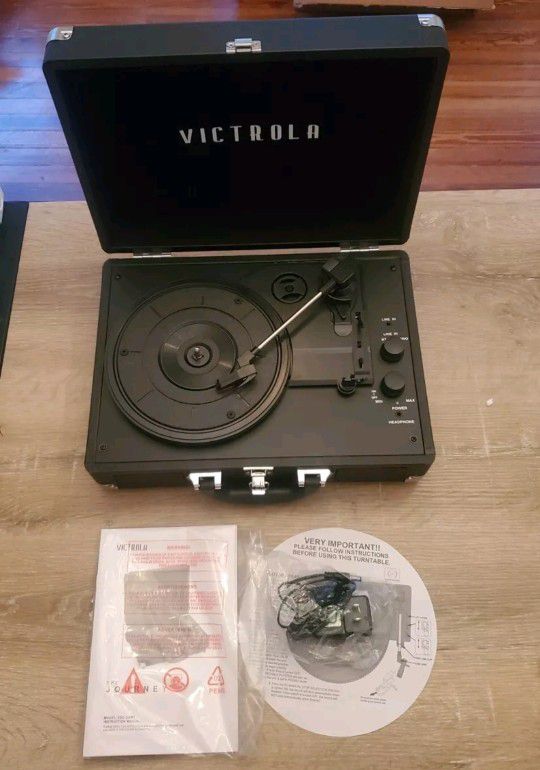 Victrola Journey 3 Speed Stereo Turntable. Black Suitcase