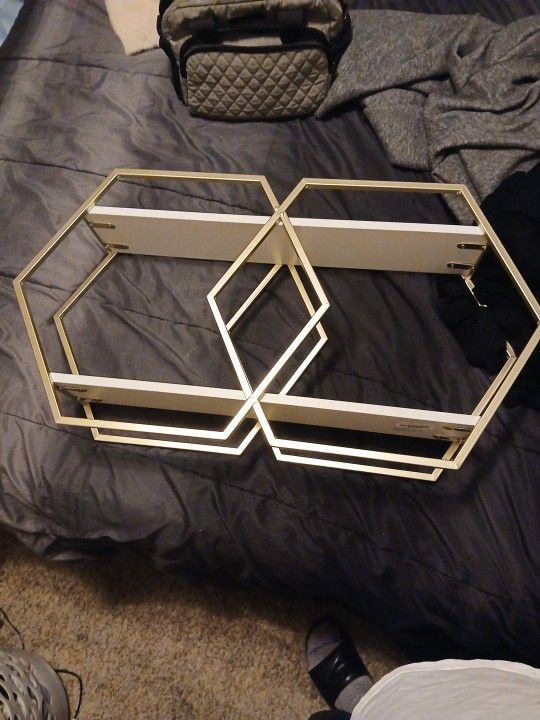 Nice Hanging Shelf To Hang Anywhere