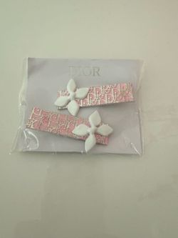 Dior hair clips