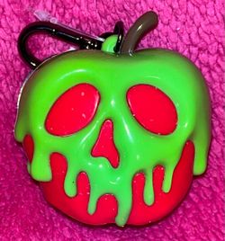 Bath & Body Works Disney Villains Evil Queen Poison Apple Glow in the Dark Pocketbac Hand Sanitizer Holder NEW!