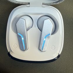 Bluetooth earbuds