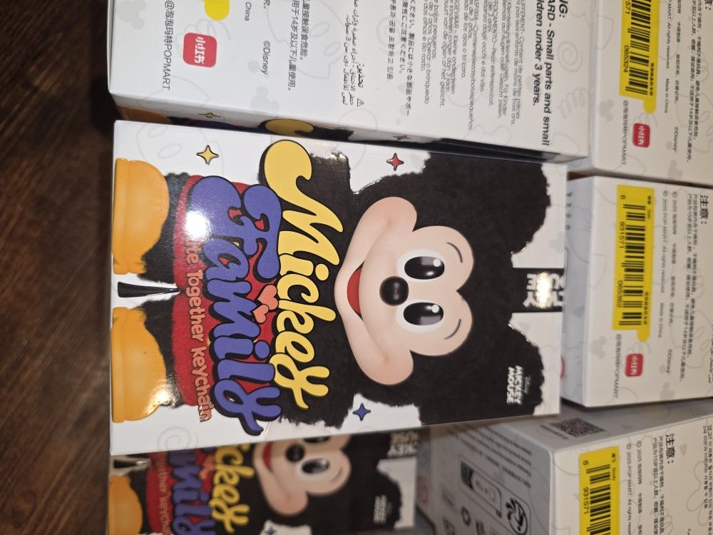Popmart Mickey And Family Popnow