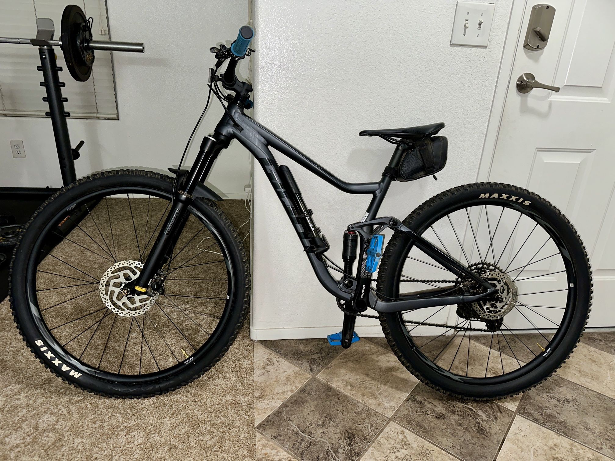 Giant Stance Mountain Bike