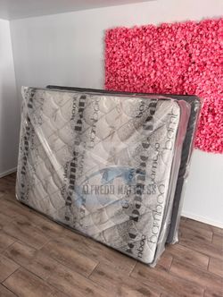 Queen mattress pillow top set with box spring (2pc - new)