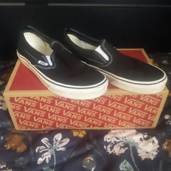 Vans: Black Slip On.  7.5 Women's Or 5 Men's 