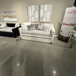 White Single Sofa Set