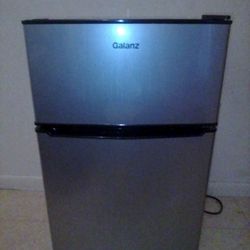 Galanz mini Fridge (Used)