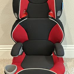 2 Graco booster Seat In Excellent Condition For $30