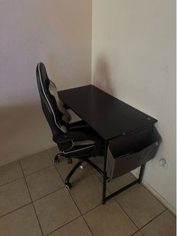 Gaming chair and table