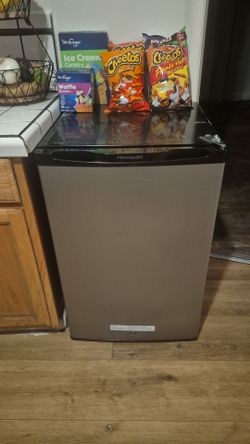 Frigidaire Mini Fridge