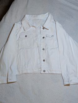 Women’s white denim jacket