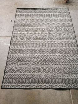 Patterned area rug
