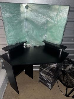 Makeup vanity with 5 magnets drawers