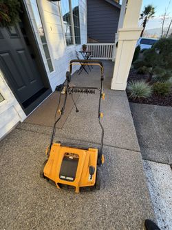 Black & Decker Electric Dethatcher – Works Great Used but in good working condition. Helps remove moss, thatch, and dead grass to refresh your lawn. M