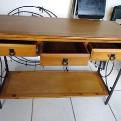 ANTIQUE TABLE
