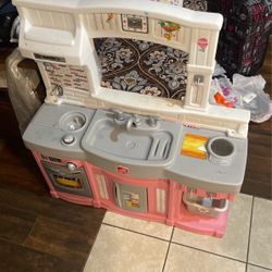 Toy Kitchen 