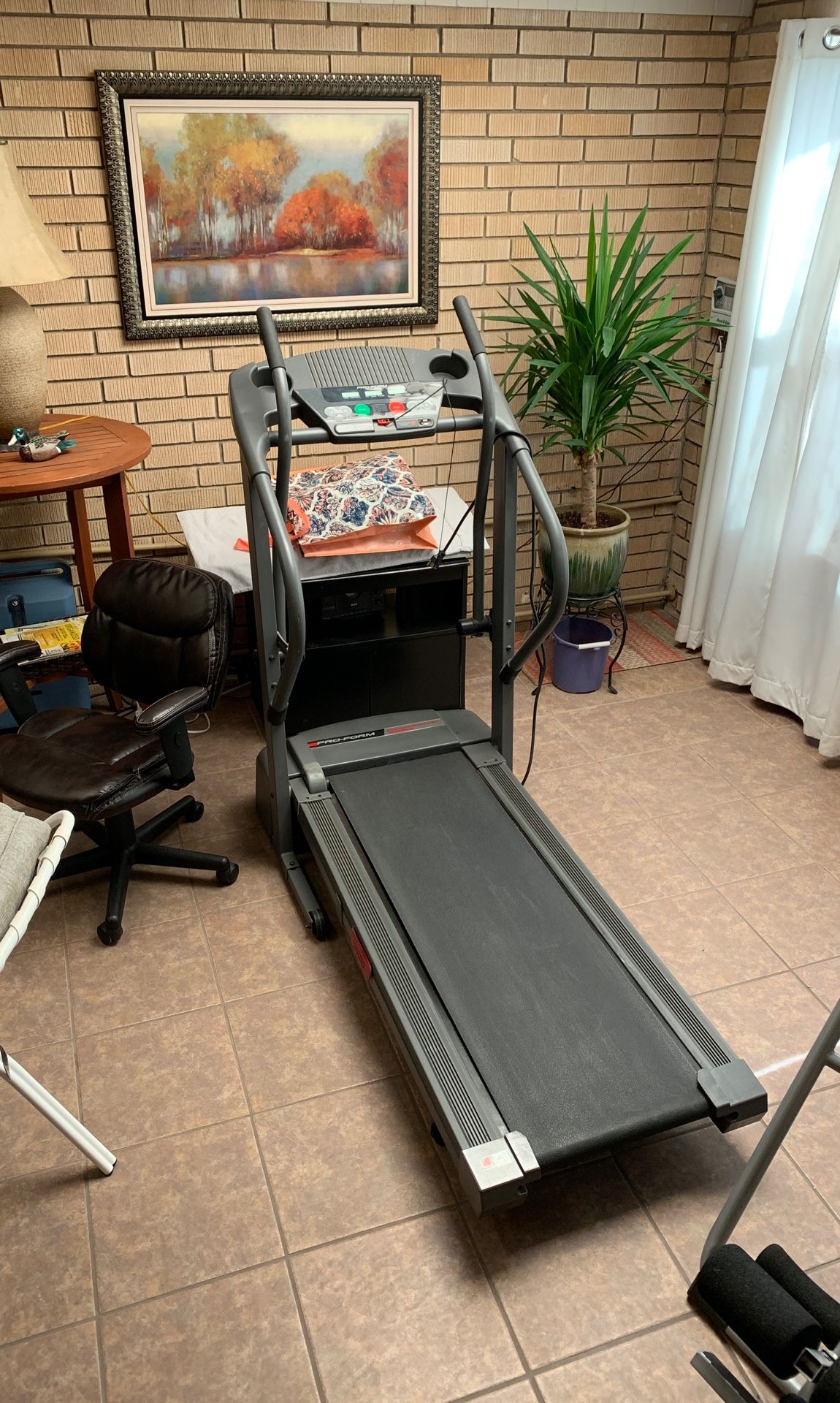 Treadmill ProForm CrossWalk 365e for Sale in El Paso, TX OfferUp
