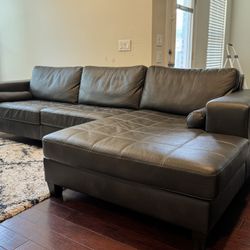 Ashley Nokomis 2 Piece Sectional w Right Facing Chaise