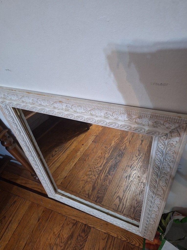 Incredible VINTAGE Mirrow 28x34