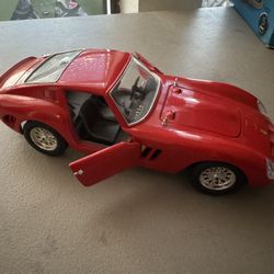 Burago 1962 Red Ferrari 250 GTO 1/18 Scale Diecast Metal Model Made in Italy