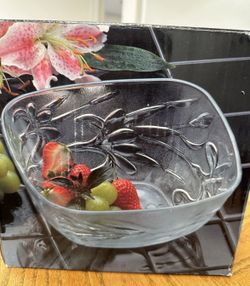 Floral Glass Serving Bowl 