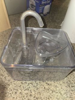 Pet water fountain