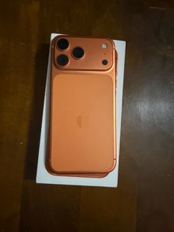 iphone 17 pro max 2tb sim 🔒 xfinity mobile clean imei 🪫 health 100% 🪫 cycle count is 10 phone is a+ condition comes with original charger and box $