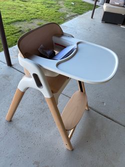 Momcozy DinerPal High Chair new I’m box 📦