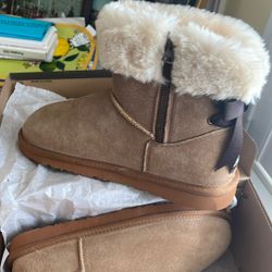 LAMO Women’s Boots NEW Sz 9