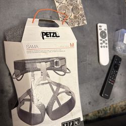 Petzl SAMA Climbing Harness – Size M – Excellent Condition