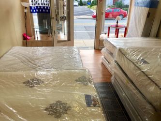 Mattress sales!! 707 park Av