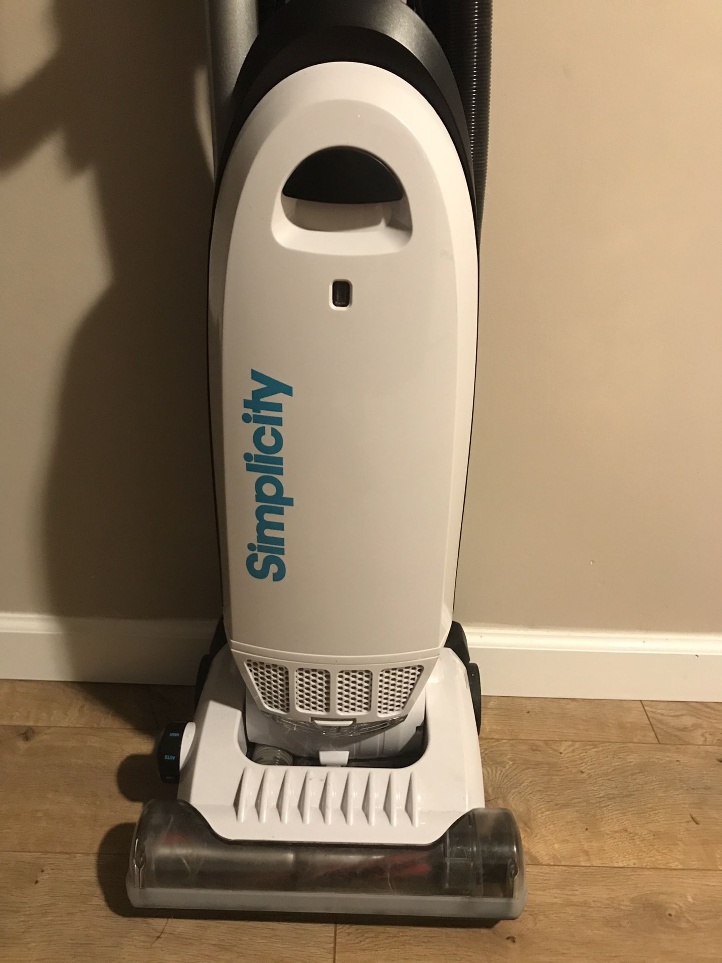 OPEN BOX*** NEW SIMPLICITY VACUUM CLEANER *** LATEST MODEL S20EZM for
