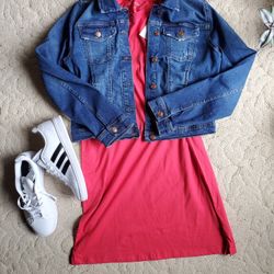 BNWT Free Assembly | Small