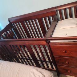 Crib/toddler bed convertible