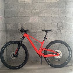 Scott Spark 960 – Mountain Bike (Size S, red) – Brand New