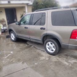 03 Ford Explorer Xlt