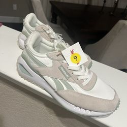 Women’s Reebok Shoes  