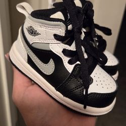 Nike Jordan Mid 1 Toddler 4c