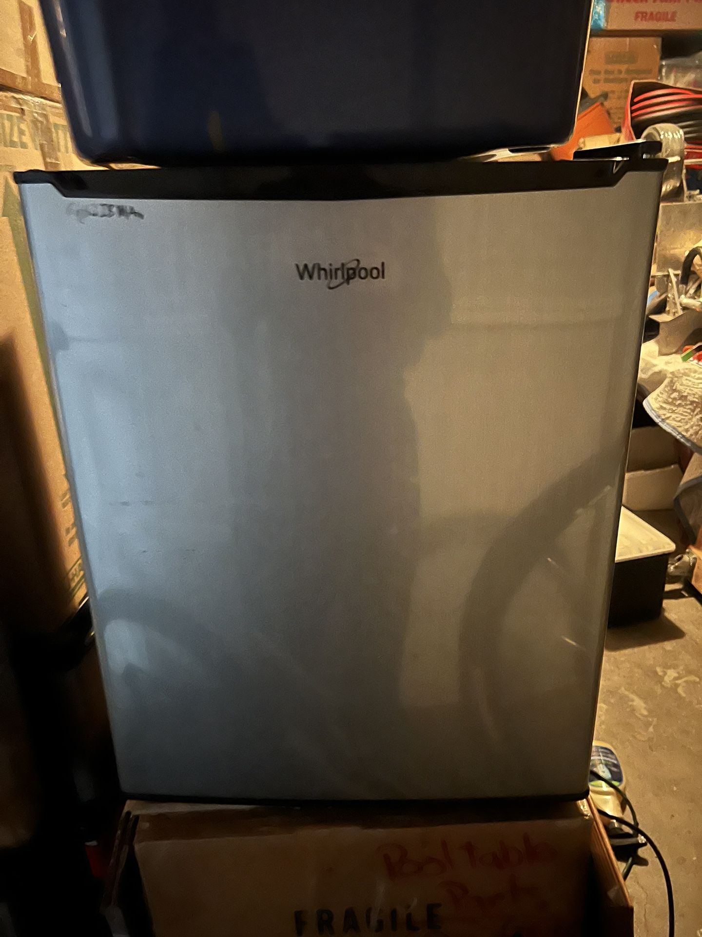 Whirlpool Mini Fridge 2.7 Cu Ft
