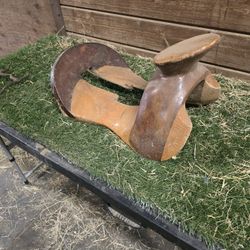 Saddle 