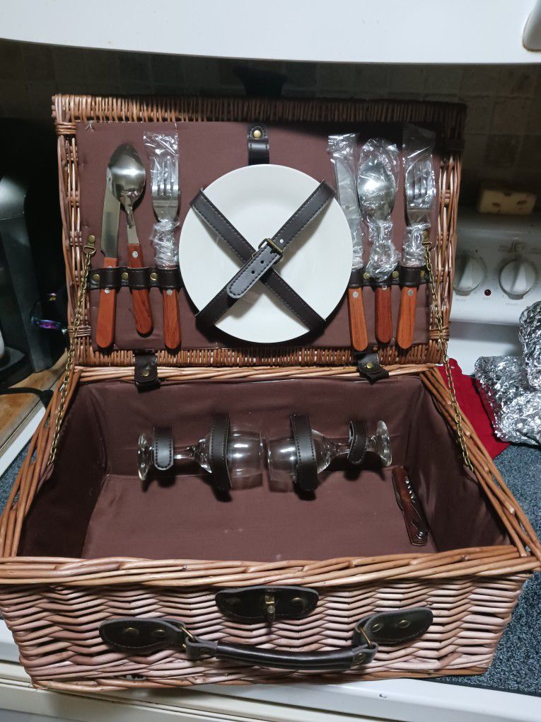 New Picnic Basket Set 10 Firm Look My Post Alot Items