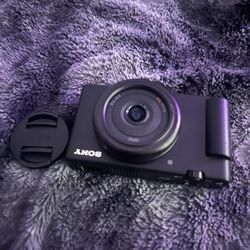 Sony ZV-1F Video Camera w/ Lens Cap